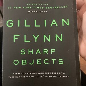 Sharp Objects-first paper back edition